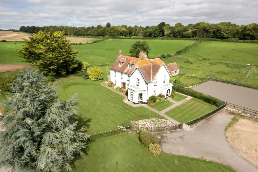 Lower Bryanston Farm - Image 1