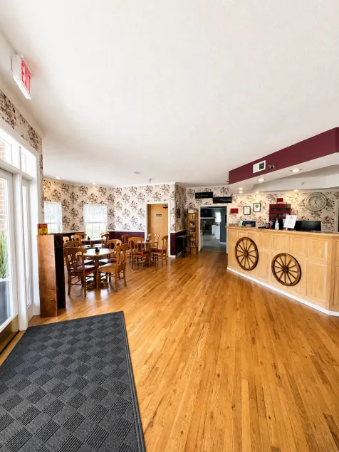 Carriage House Inn - Hall