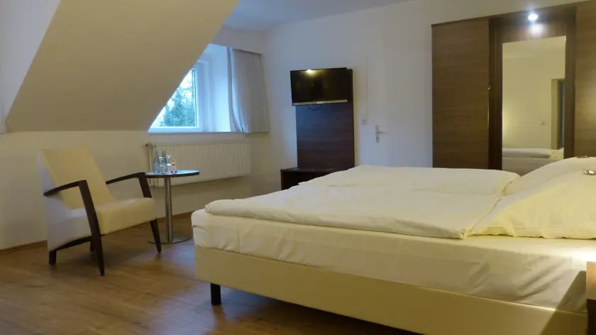 Kluster Hof - Image 1