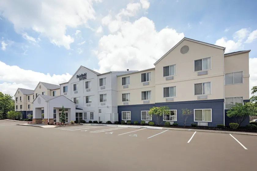 Fairfield Inn & Suites Indianapolis Airport - Image 1