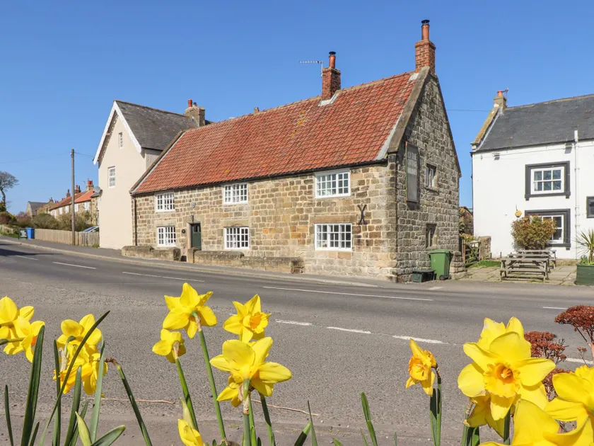 Lythe Cottage - Image 1