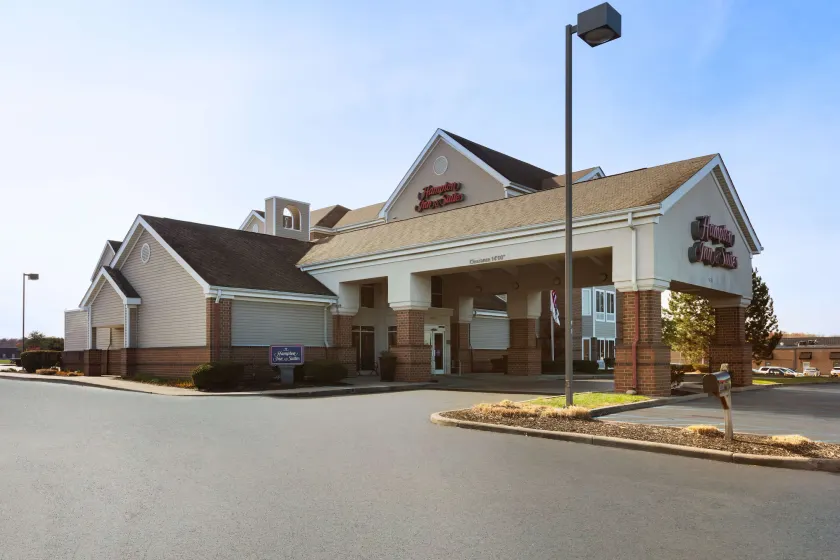 Hampton Inn & Suites Scottsburg - Image 1