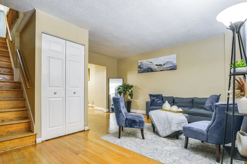11 Mi to Downtown Baltimore: Middle River Townhome - Image 1