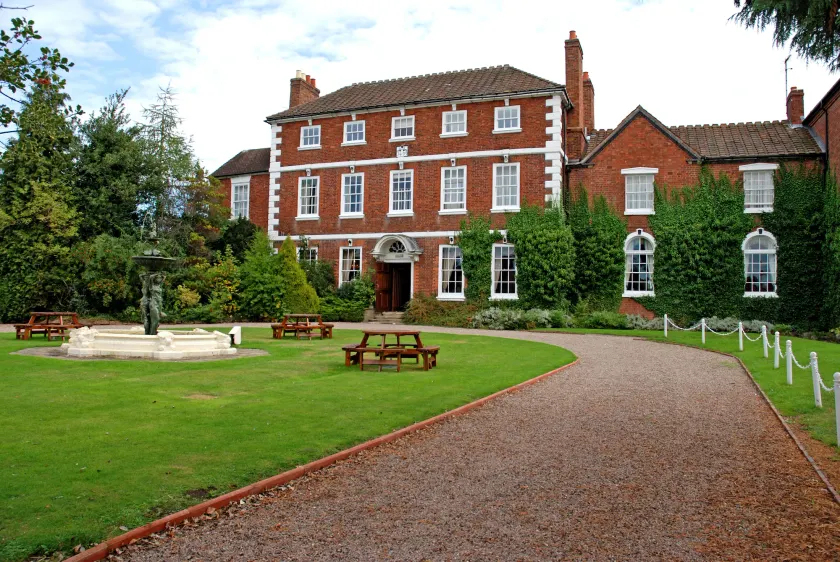 Park House Hotel - Image 1