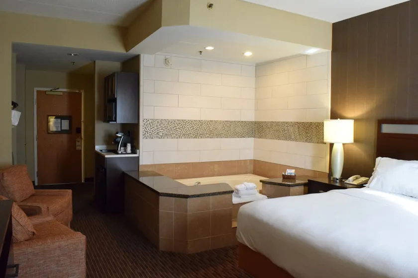 Holiday Inn Express Hotel & Suites Watertown - Thousand Islands by IHG - Chambre