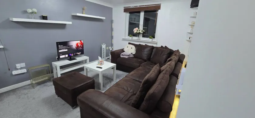 Stylish 2-Bed Apartment in Newport, Perfect for a Relaxing Getaway - Image 1