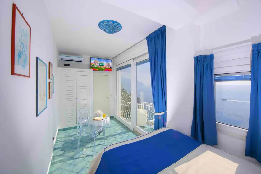Hotel La Ninfa - Image 1