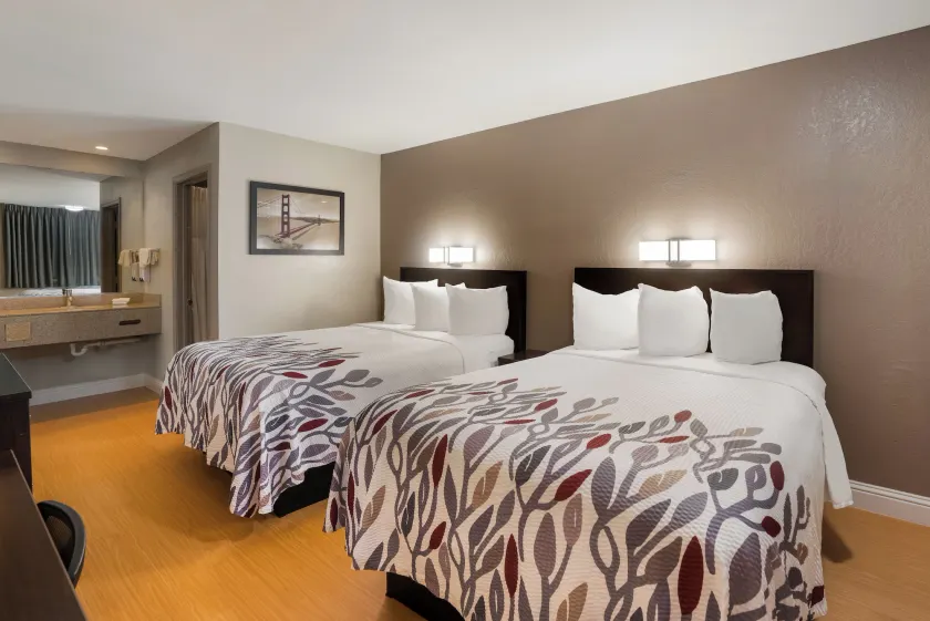 Red Roof Inn Stockton - Image 1