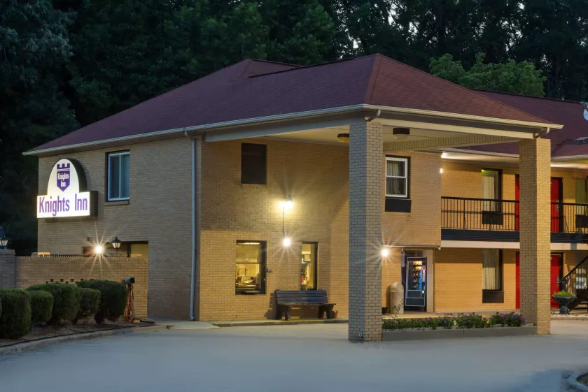 Knights Inn Elizabethtown - Image 1
