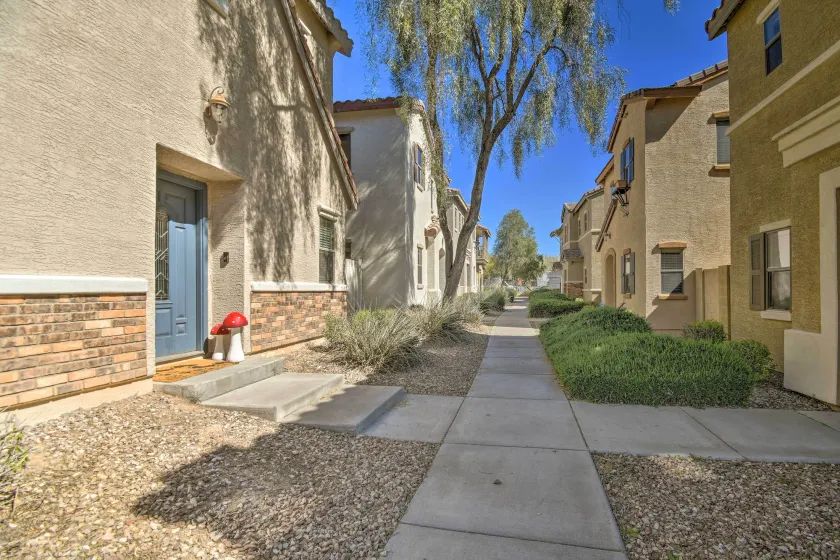 2-story Surprise Getaway w/ Patio + Fire Pit! - Interior