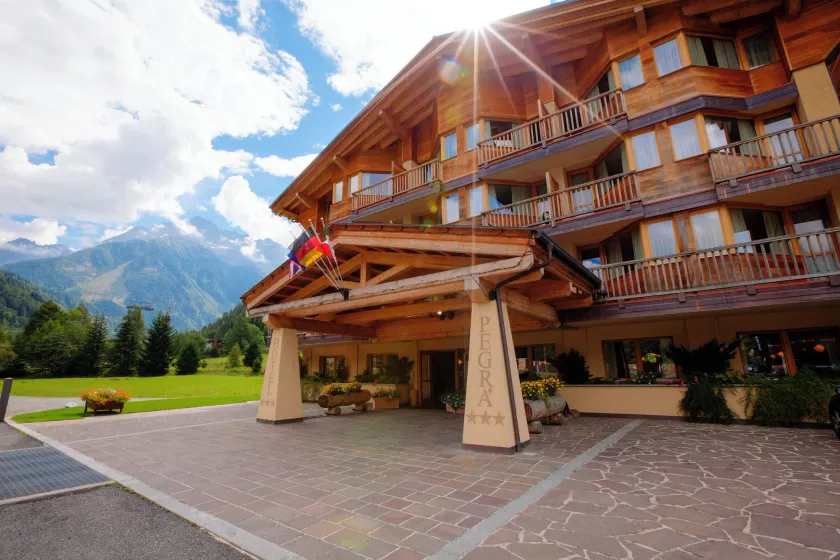 Hotel Garni Pegrà - Image 1