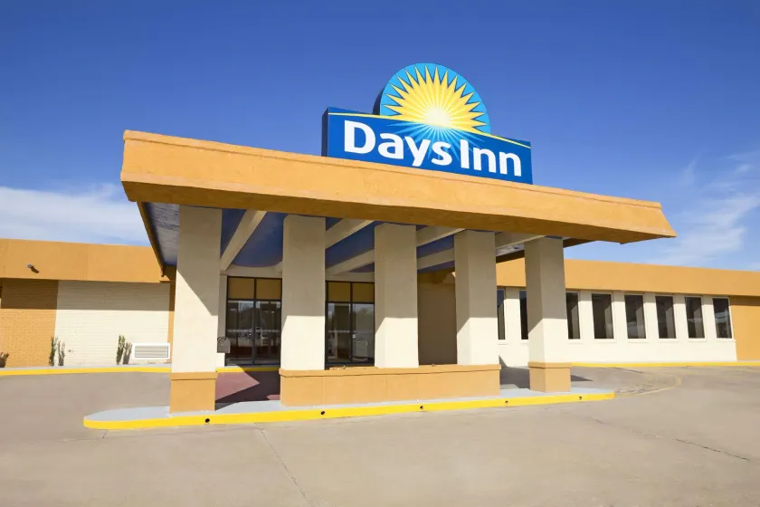 Days Inn by Wyndham Henryetta - Image 1