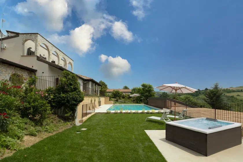 Luce Boutique Hotel - Image 1