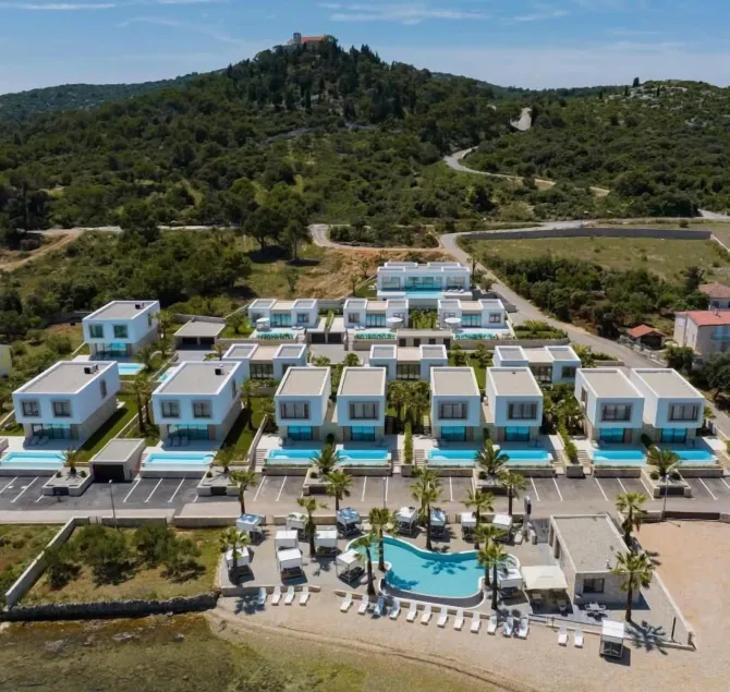 The Palms Resort - Image 1