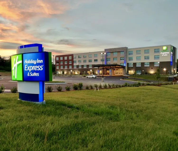 Holiday Inn Express & Suites Raleigh Airport - Brier Creek by IHG - Image 1