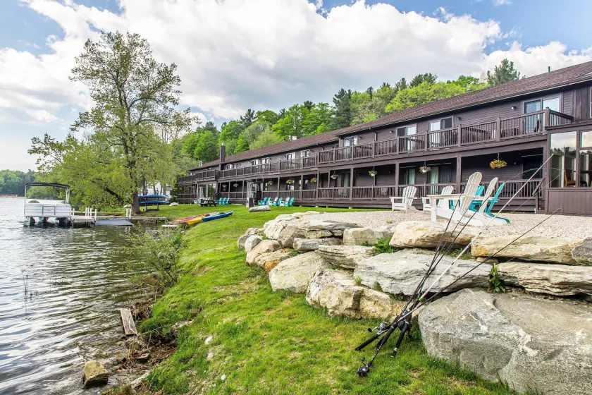 The Black Swan Lee - Lenox, an Ascend Collection Hotel - Image 1