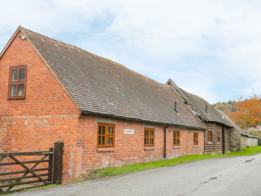 Old Hall Barn 4 - Image 1