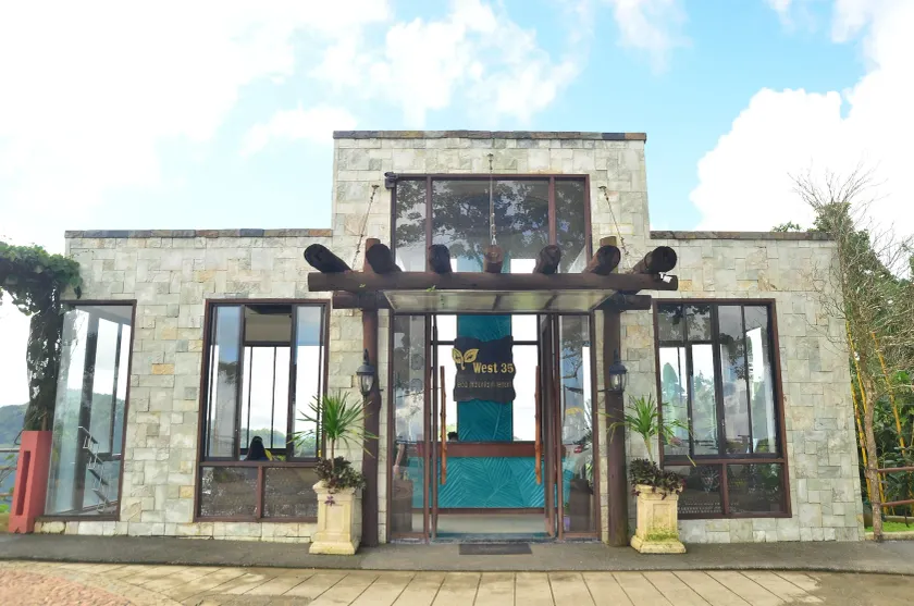 West 35 Eco Mountain Resort - Image 1