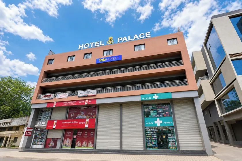 FabHotel Sb Palace - Image 1