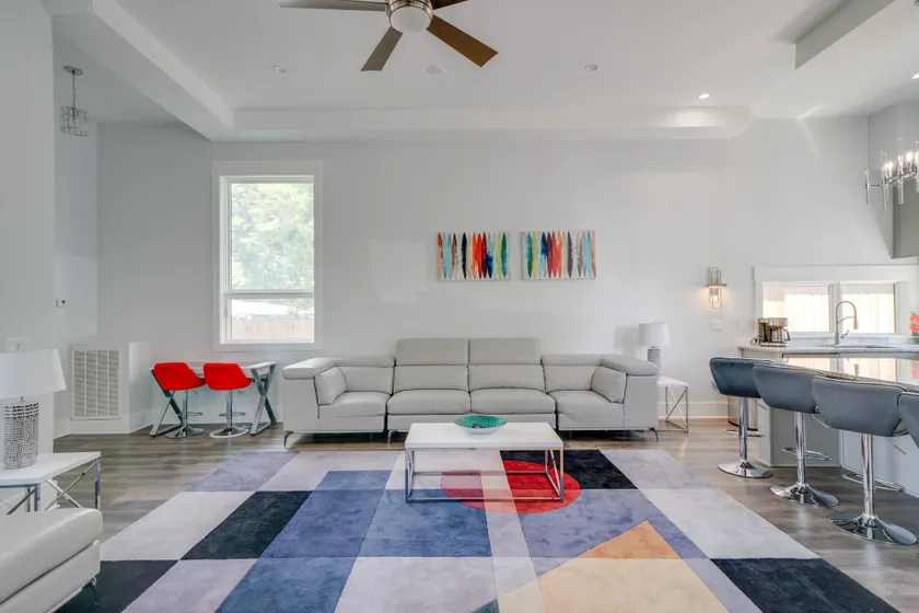 Luxury Unit on 12th South - Image 1