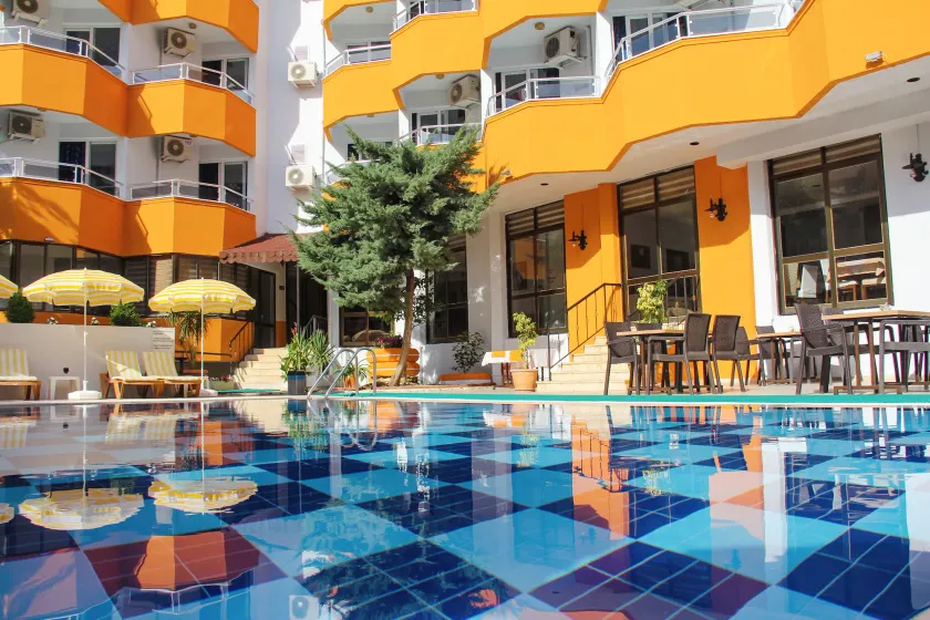Yaman Life Hotel - Image 1