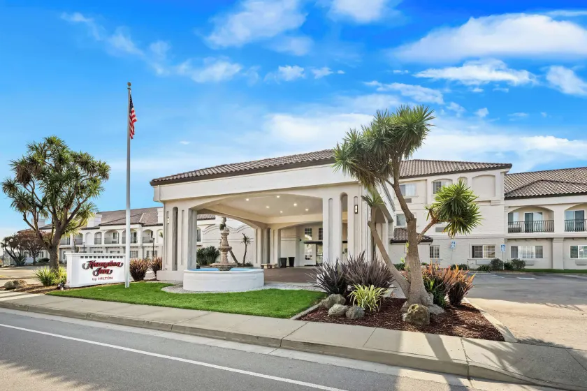 Hampton Inn Morgan Hill - Image 1