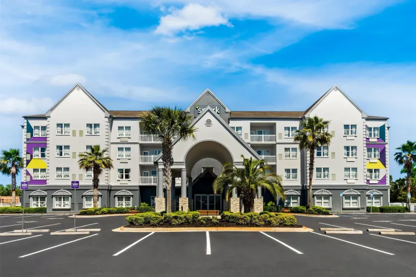 Spark by Hilton Panama City Beach - Image 1