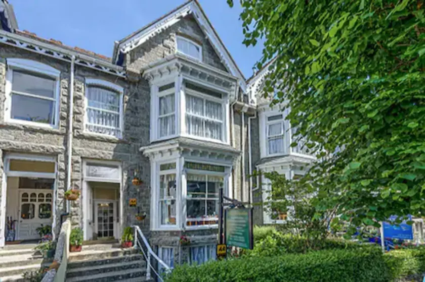 Dunedin Guest House - Image 1