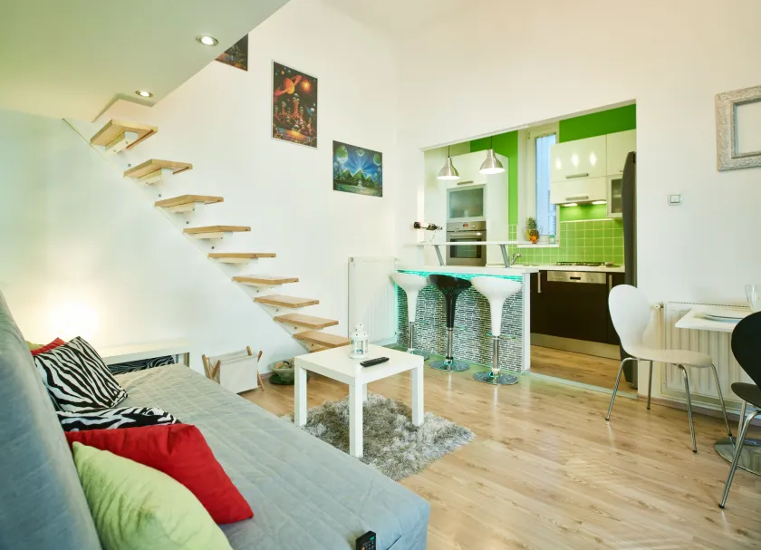 Studio Apartment Green Wall - Image 1