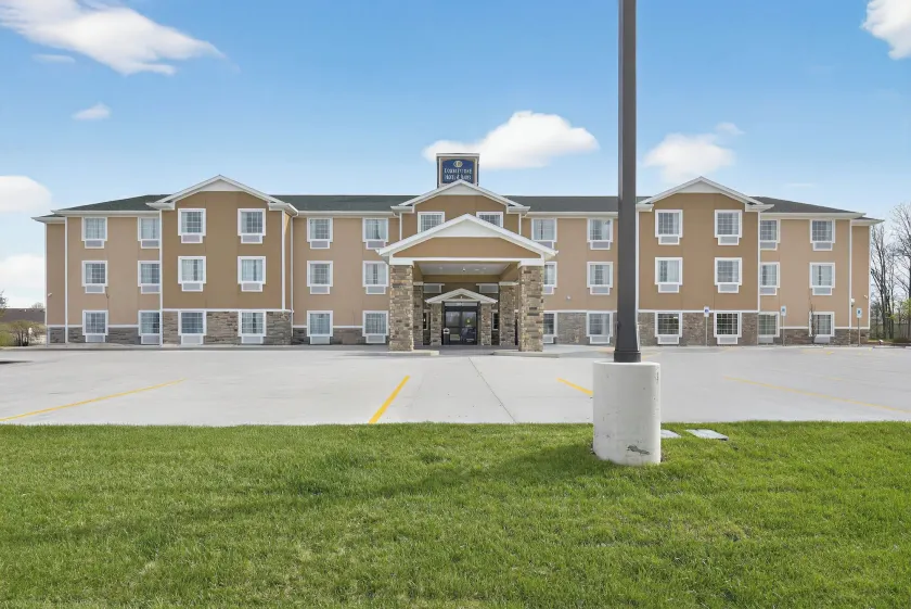 Cobblestone Hotel & Suites - Eaton - Image 1