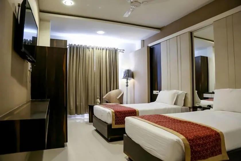 Hotel Western - Image 1