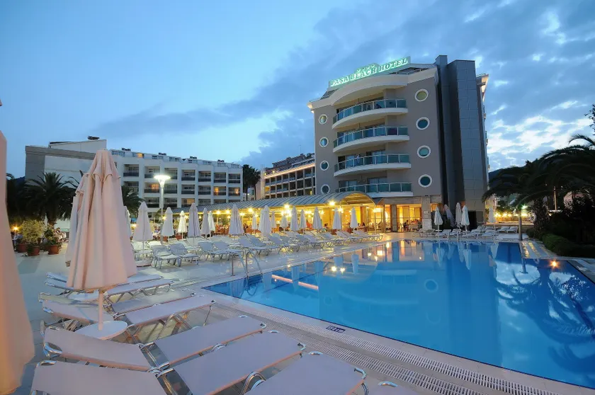 Pasa Beach Hotel - Image 1