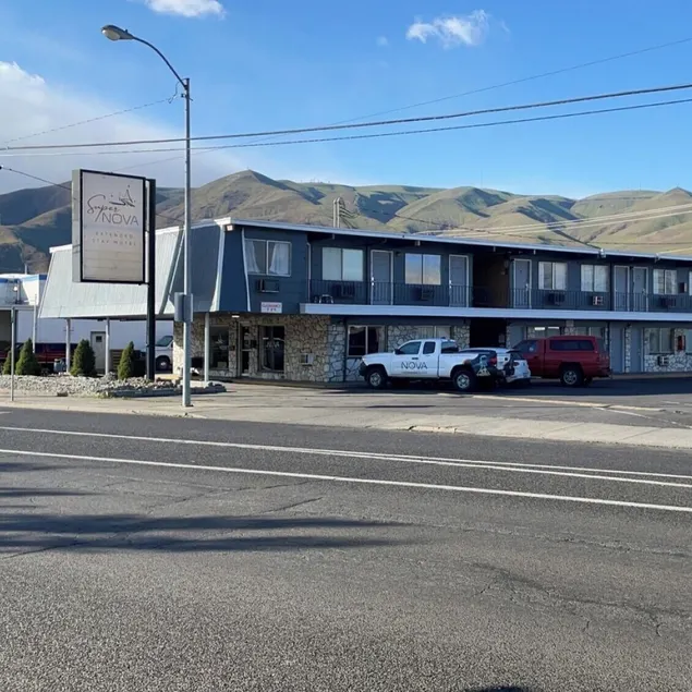 Canyon Inn - Image 1