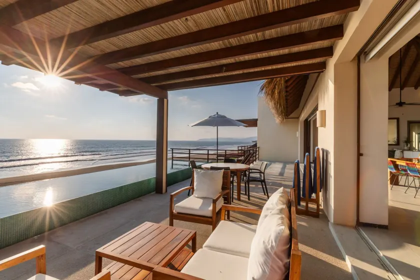Marea Beachfront Villas - Image 1