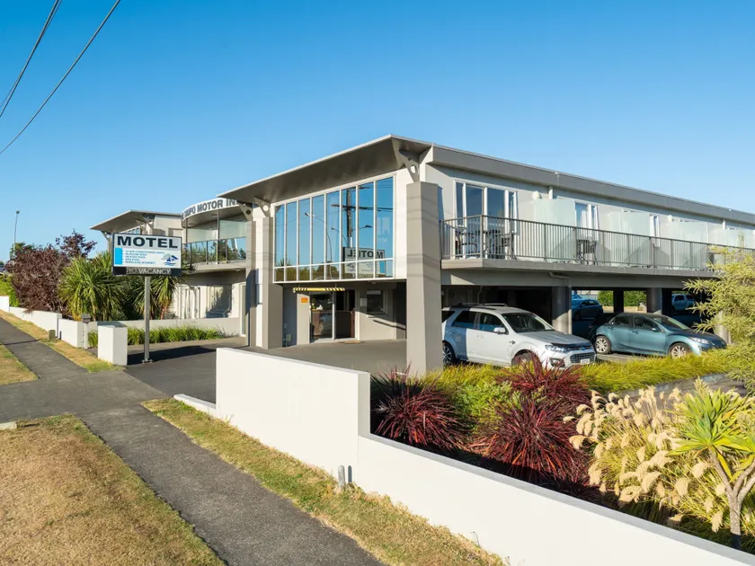 Lake Taupo Motor Inn - Image 1