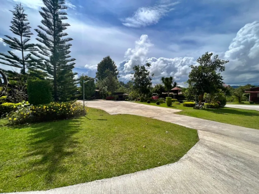 Pruksa View Homestay - Image 1