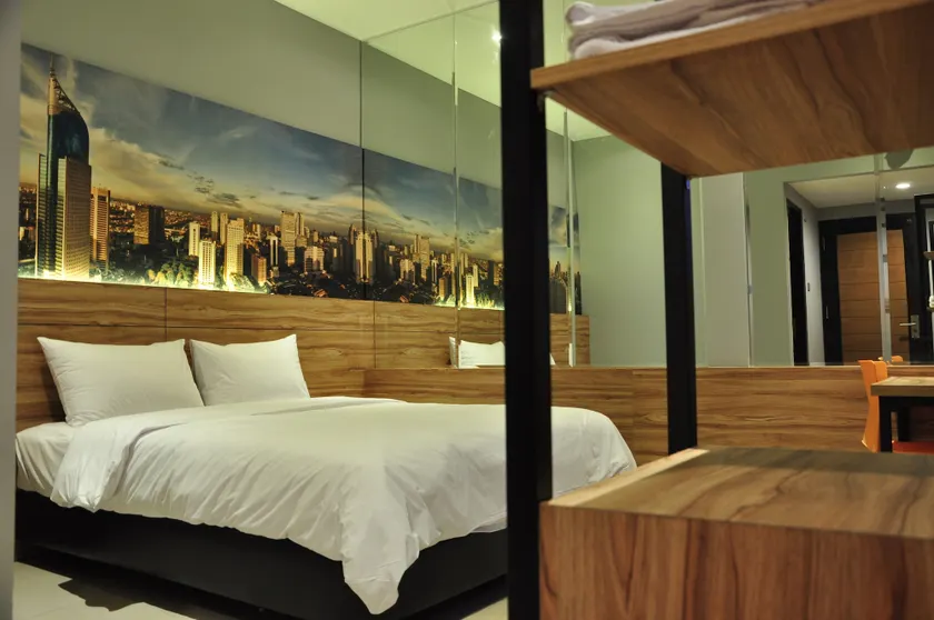 Orange Inn Hotel Mangga Besar - Image 1