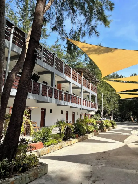 Camp Rofelio Surfing Beach Resort - Image 1