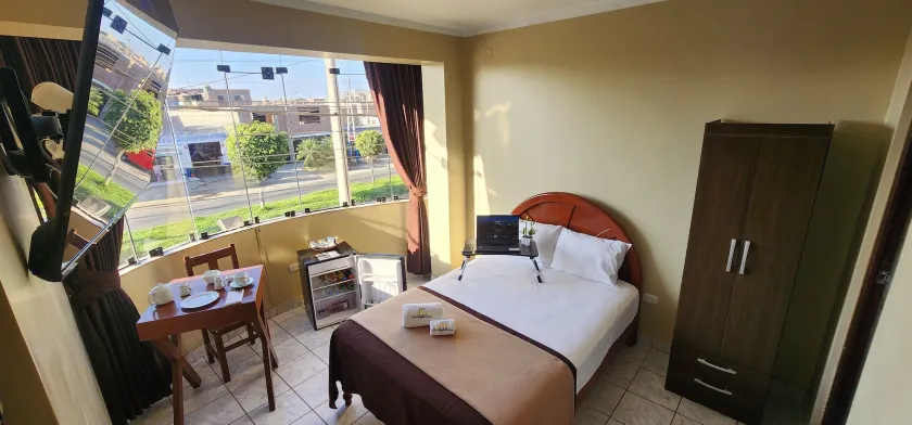 Starlight Inn - Image 1