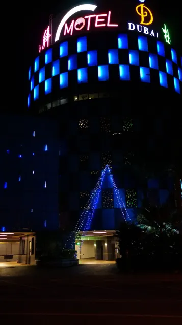 Dubai Motel - Interior entrance