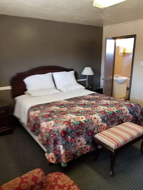 Lakeridge Motel - Image 1
