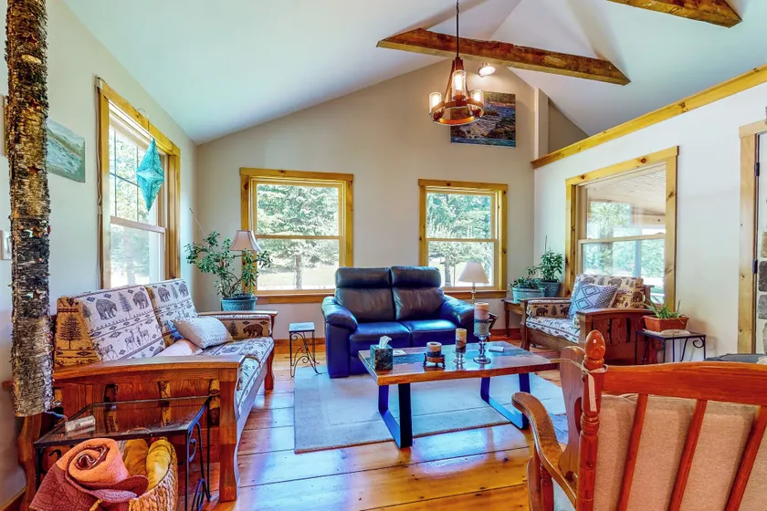 Coos Canyon Lodge: Ideal for Outdoor Lovers - Image 1