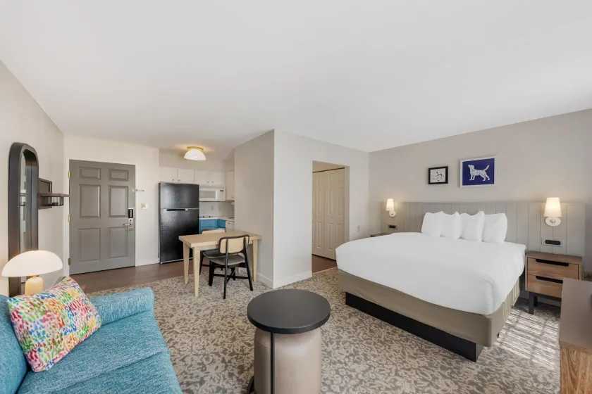Sonesta ES Suites Austin The Domain Area - Newly Renovated - Image 1