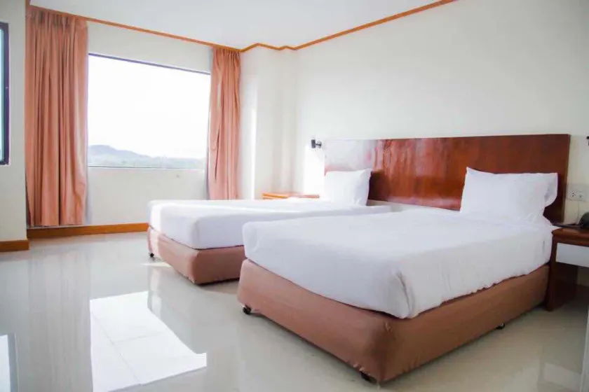 Sinkiat Thani Hotel - Image 1