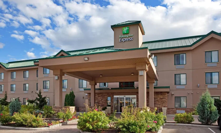 Holiday Inn Express Hotel & Suites Vernon by IHG - Image 1