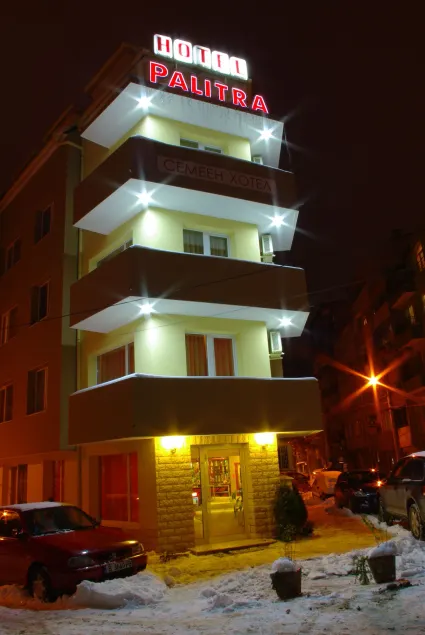 Hotel Palitra - Image 1