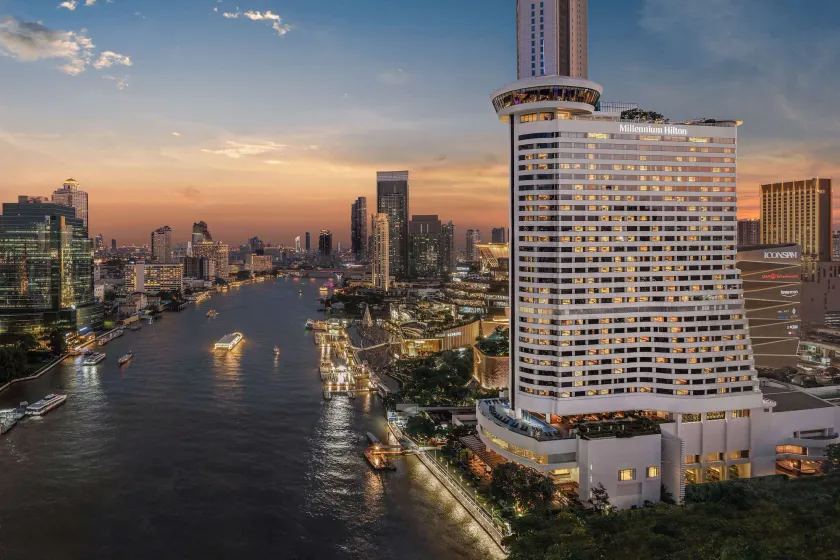 Millennium Hilton Bangkok - Image 1