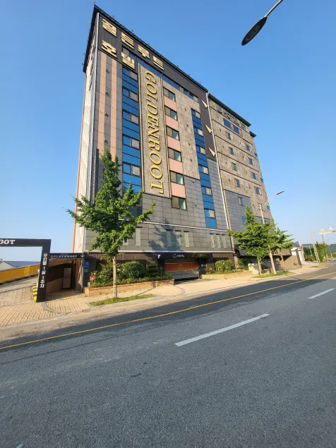 GoldenRoot Hotel in Gimhae - Image 1