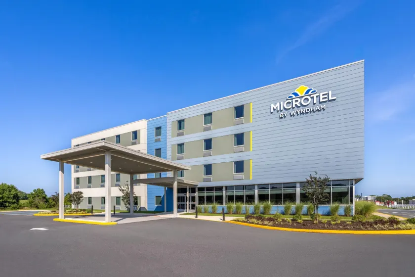Microtel Inn & Suites by Wyndham Rehoboth Beach - Image 1