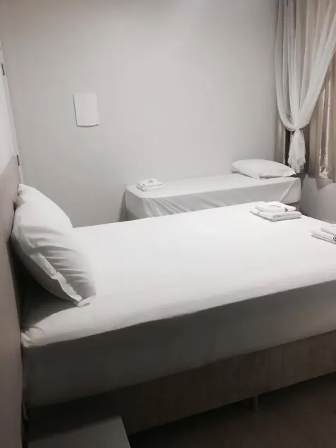 Petri Plaza Hotel - Image 1